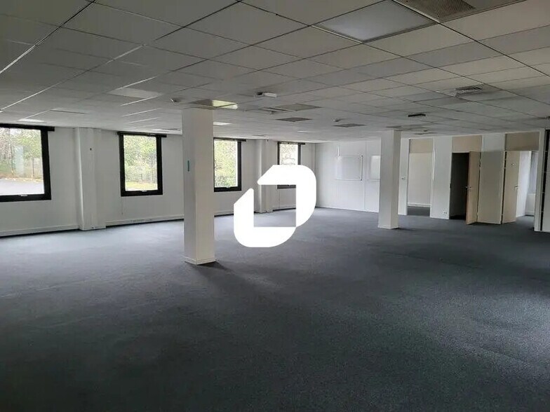 Office in Mérignac to rent - Building Photo - Image 3 of 39