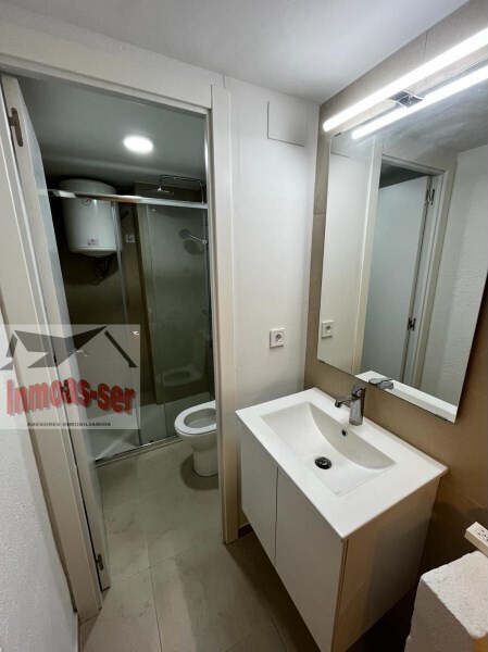 Barcelona, BAR 08027 - Unit - -  - Interior Photo - Image 2 of 5