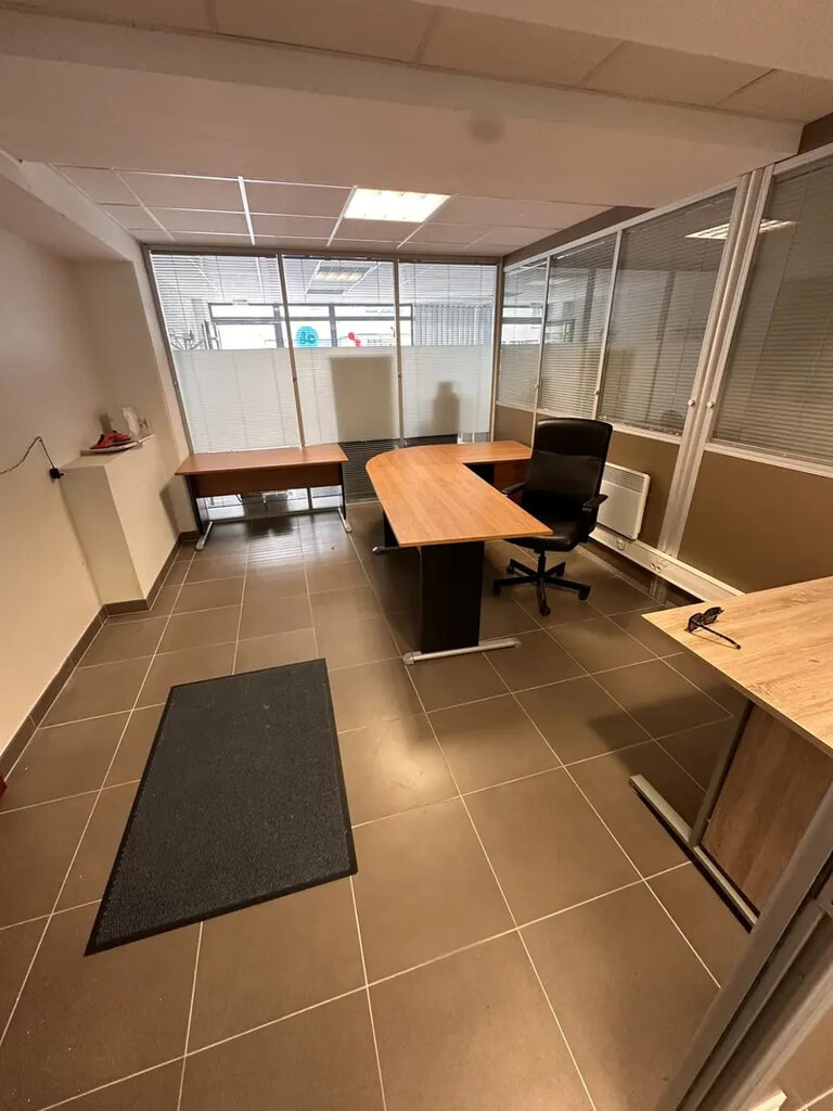 Location Bureaux 40 m² - Photo 1