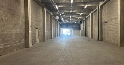 Industrial in Garges-lès-Gonesse to rent Interior Photo- Image 1 of 3