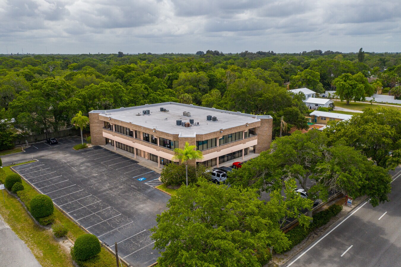 4837 Swift Rd, Sarasota 34231 UK