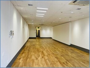 33-35 Carr St, Ipswich to rent Interior Photo- Image 2 of 2