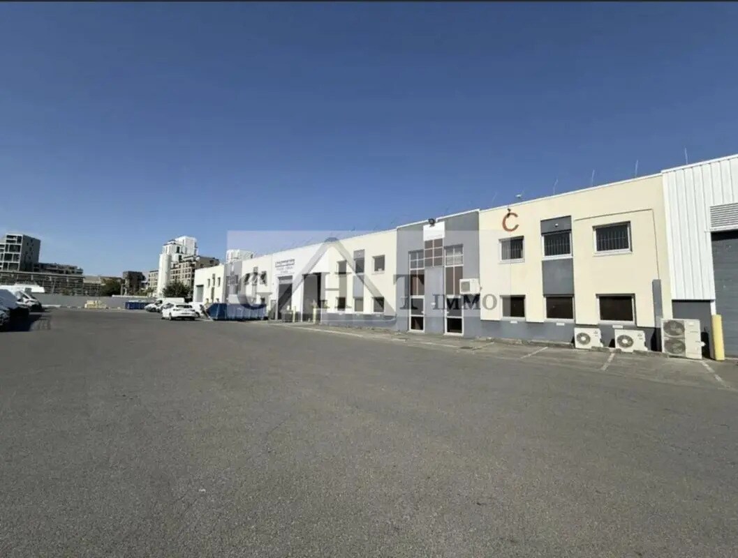 Office in Gennevilliers to rent Building Photo- Image 1 of 6