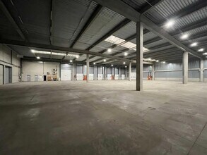 14 Avenue Maréchal Juin, Saint-Laurent-de-Mure to rent Interior Photo- Image 2 of 2