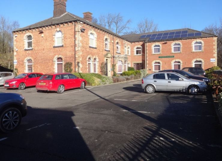 Wakefield Rd, Huddersfield HD8 8QJ