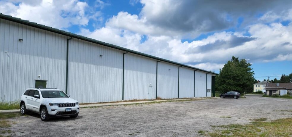 517-525 Burlington Road - 3 Buildings portfolio of 3 properties for sale on LoopNet.co.uk - Building Photo - Image 3 of 7