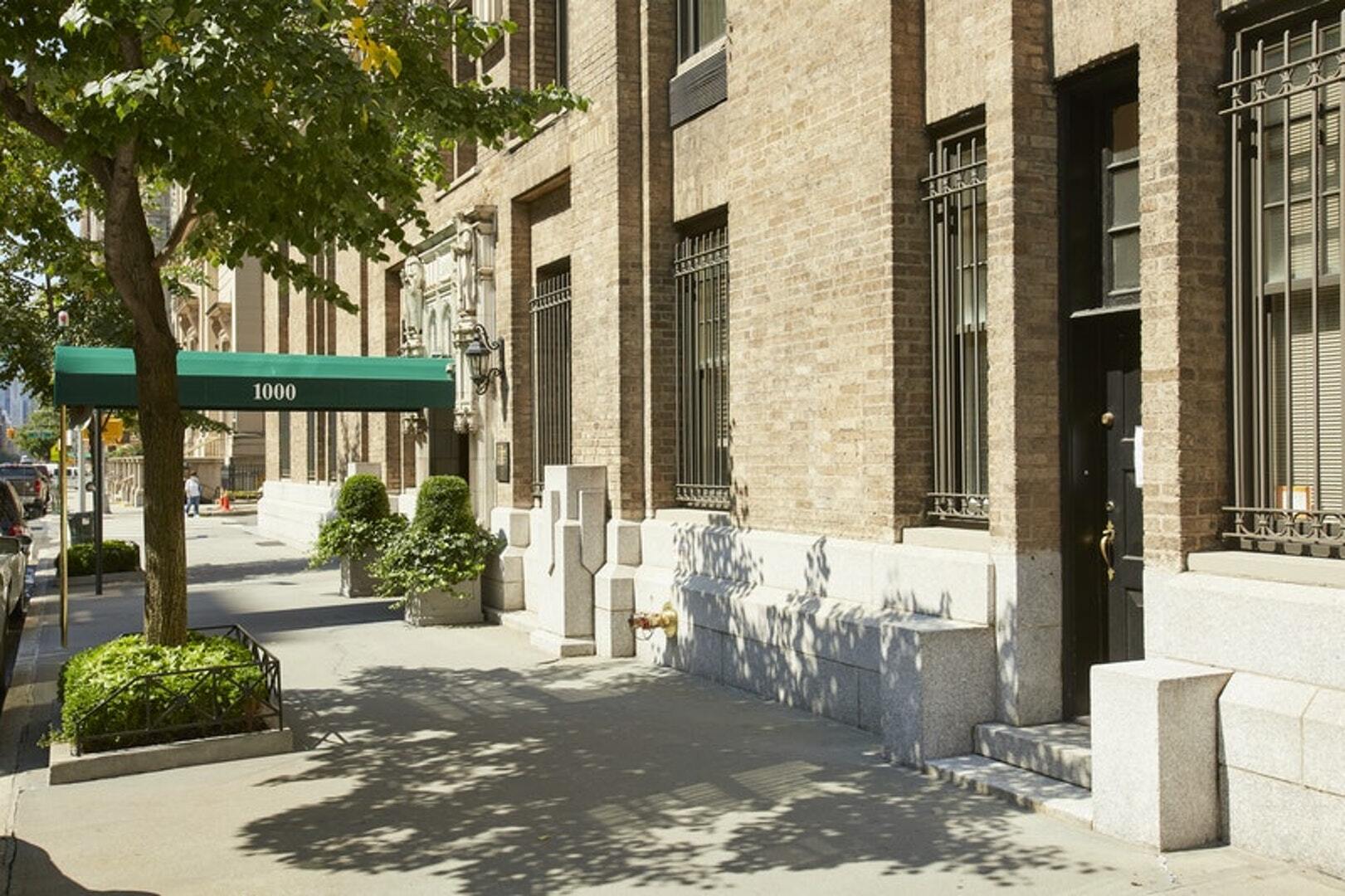 1000 Park Ave, New York, NY to rent Building Photo- Image 1 of 8