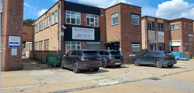 More details for 1 Bridge Clos, Romford - Industrial to Rent