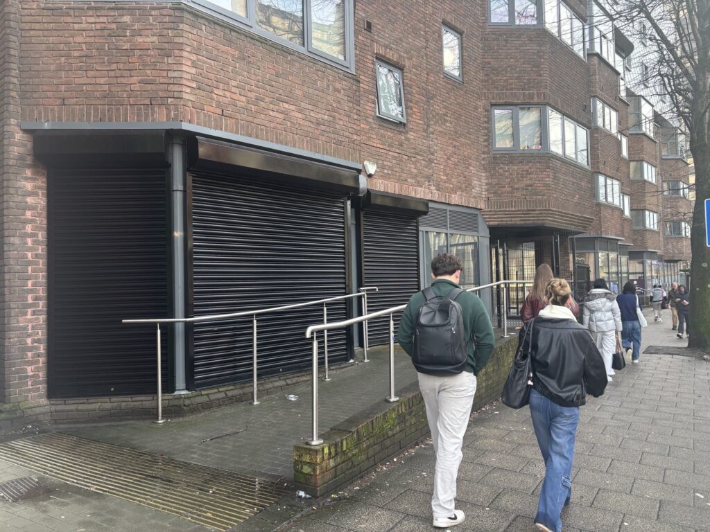 Newport Rd, Cardiff to rent Primary Photo- Image 1 of 2