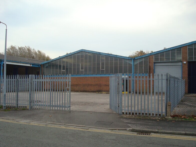 Commercial Avenue, Cheadle to rent - Building Photo - Image 3 of 9
