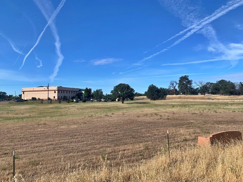 2320 South Main, Red Bluff, CA for sale - Building Photo - Image 3 of 6