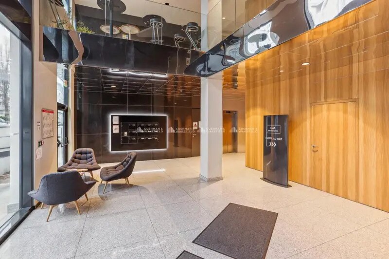 Office in Villeurbanne to rent - Building Photo - Image 3 of 14