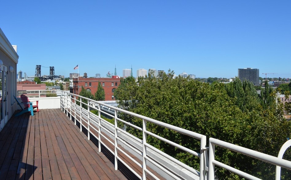 209 SW Oak St, Portland, OR to rent - Building Photo - Image 2 of 14