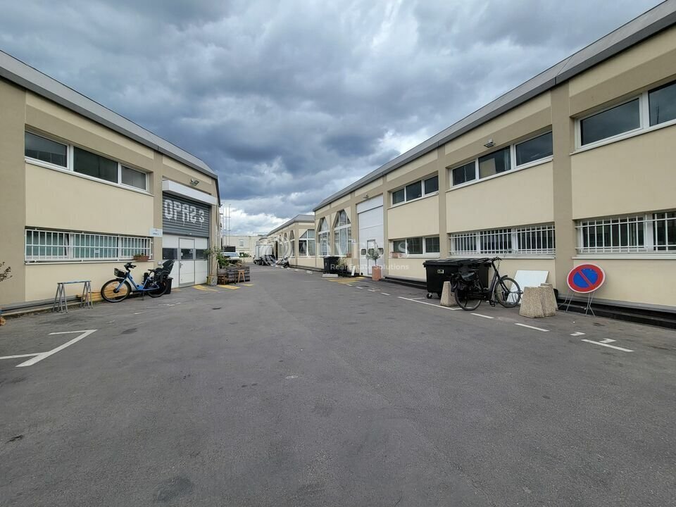Light Industrial in Aubervilliers to rent Building Photo- Image 1 of 9