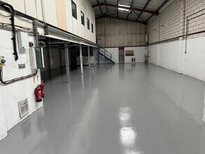 Condor Clos, Three Legged Cross to rent Interior Photo- Image 1 of 4