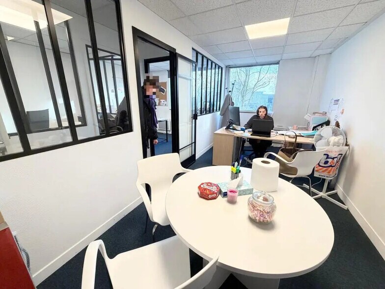 Avenue Du Général De Gaulle, Créteil to rent - Interior Photo - Image 2 of 7