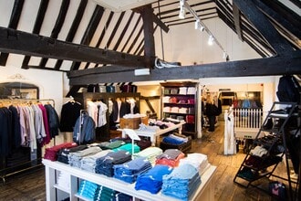 70 High St, Guildford to rent Interior Photo- Image 2 of 2