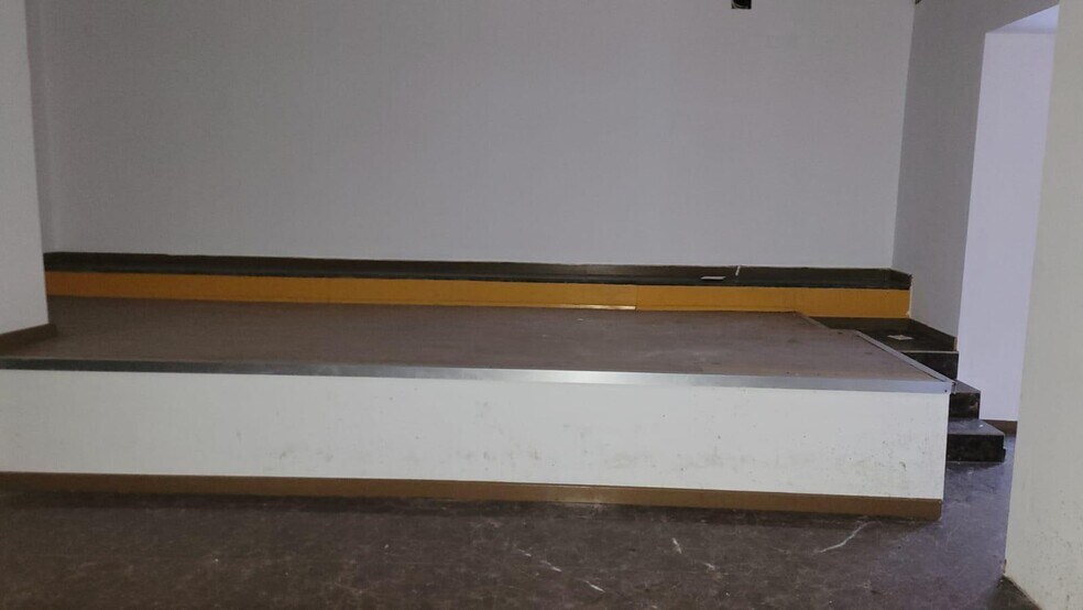 Retail in Cáceres for sale - Interior Photo - Image 3 of 11