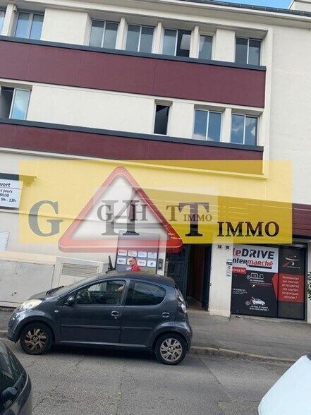 Office in Maisons-Alfort to rent - Building Photo - Image 2 of 5