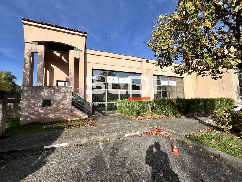 Office in Bron for sale Building Photo- Image 1 of 17