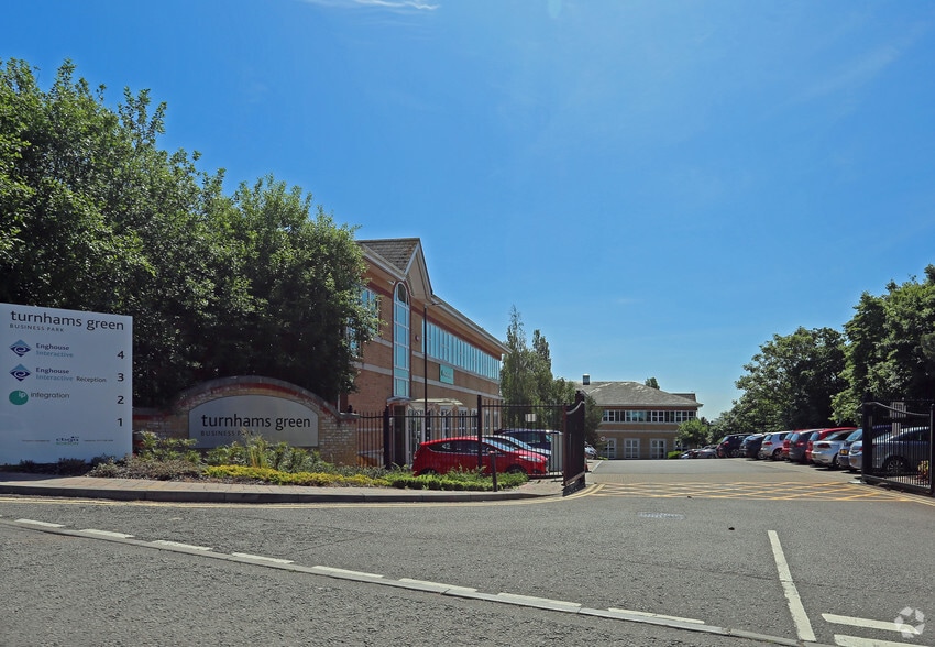 Pincents Ln, Reading to rent - Building Photo - Image 3 of 5