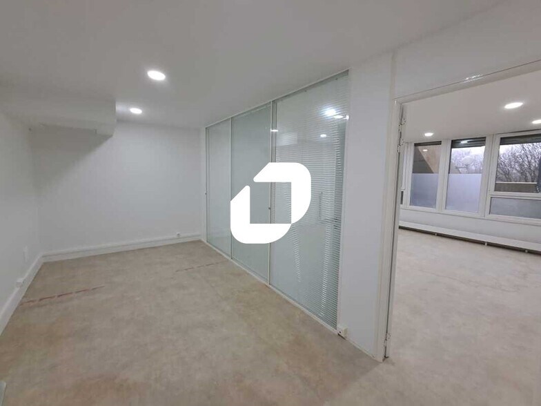 Office in Nanterre to rent - Interior Photo - Image 2 of 20