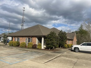 3975 O'Neal Ln, Baton Rouge, LA for rent Building Photo- Image 1 of 32