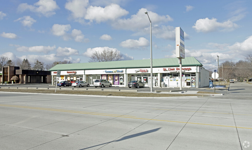 26517-26529 Little Mack Ave, Saint Clair Shores, MI for rent - Building Photo - Image 2 of 2