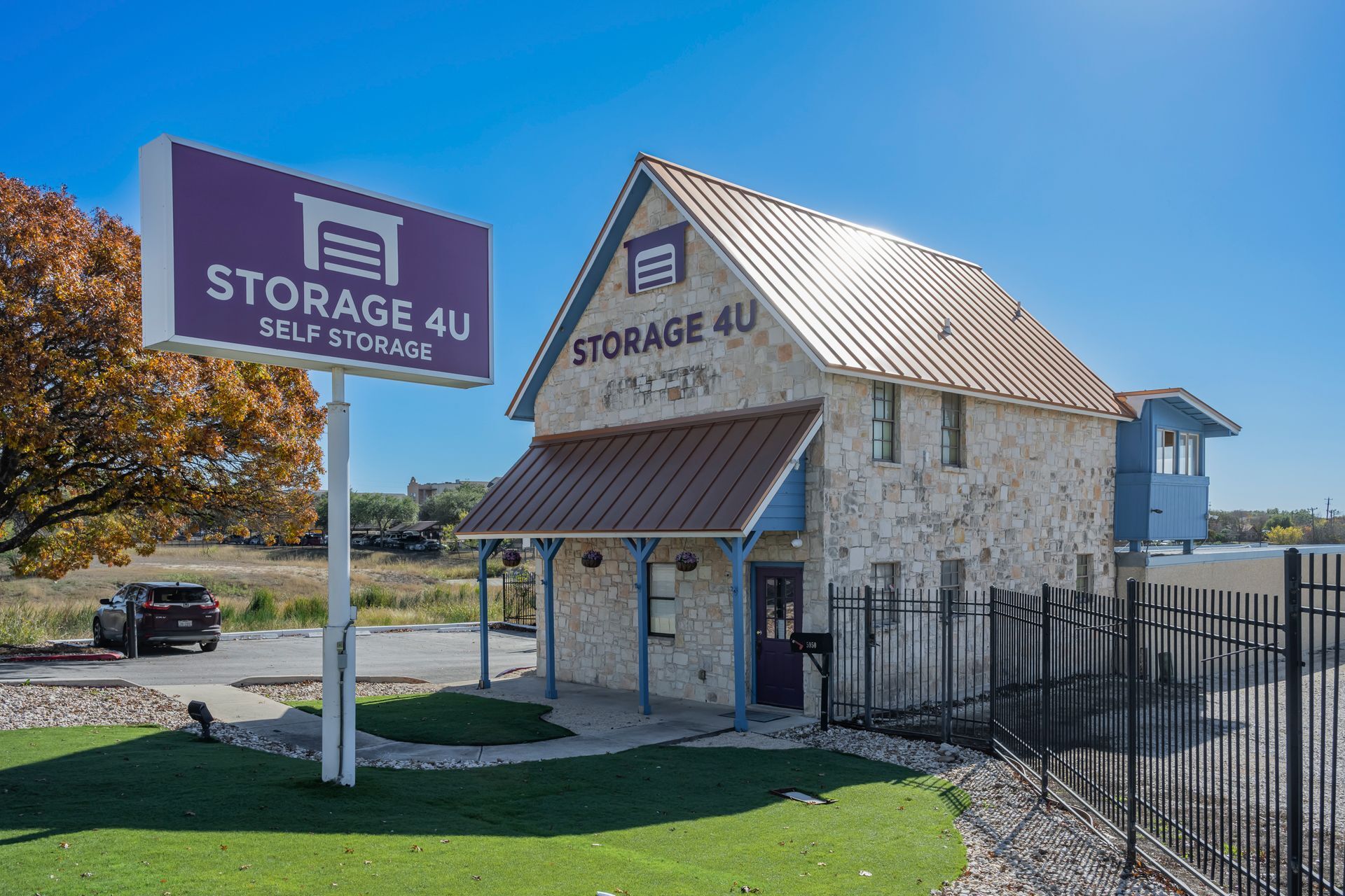 Storage 4u Self Storage 2 Portfolio portfolio of 2 properties for sale on LoopNet.co.uk Primary Photo- Image 1 of 17