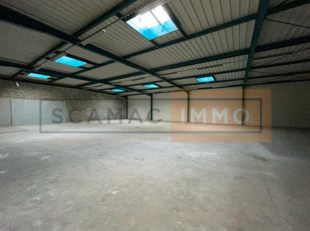 Light Industrial in Tremblay-en-France to rent Interior Photo- Image 1 of 30