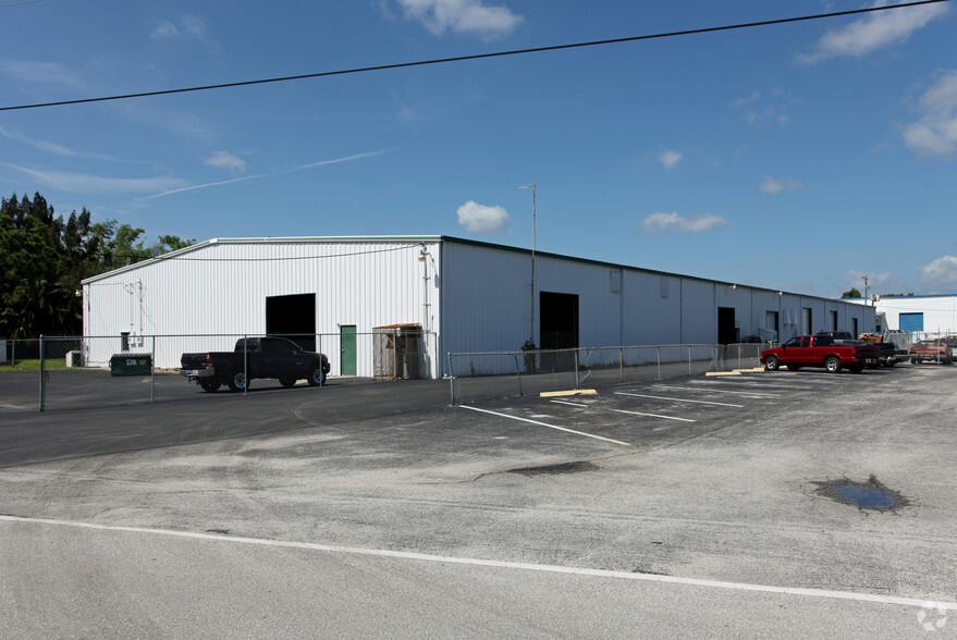 1720 Main St NE, Palm Bay, FL for rent - Building Photo - Image 3 of 6