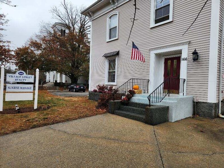 166 Village St, Medway, MA for rent - Building Photo - Image 1 of 5