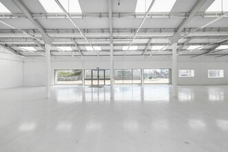 1 Carlton Rd, Ashford to rent Interior Photo- Image 2 of 16