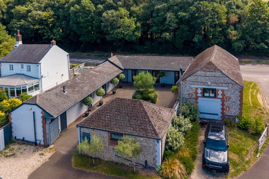 Findon Rd, Findon to rent - Building Photo - Image 2 of 37