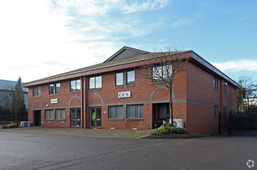 Coronation Rd, High Wycombe to rent - Primary Photo - Image 2 of 6