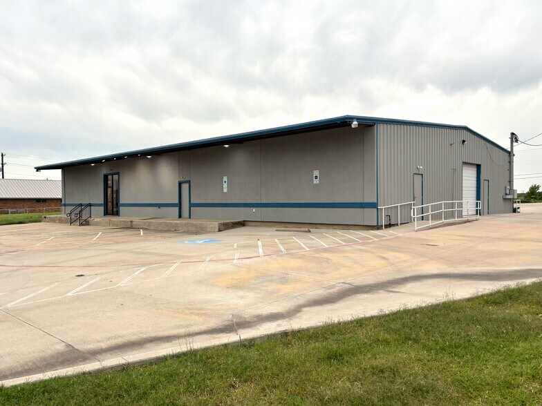 4017 Mesa Dr, Denton, TX for sale - Building Photo - Image 1 of 1