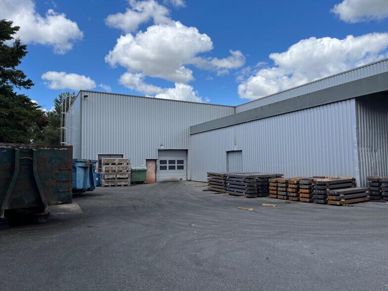 Light Industrial in SAINT-OUEN-L'AUMONE for sale - Building Photo - Image 2 of 13