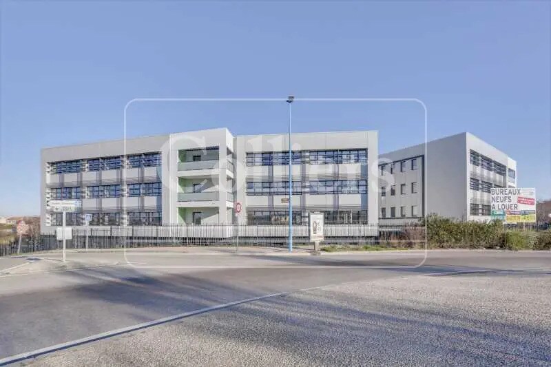 Office in Vitrolles to rent Building Photo- Image 1 of 11