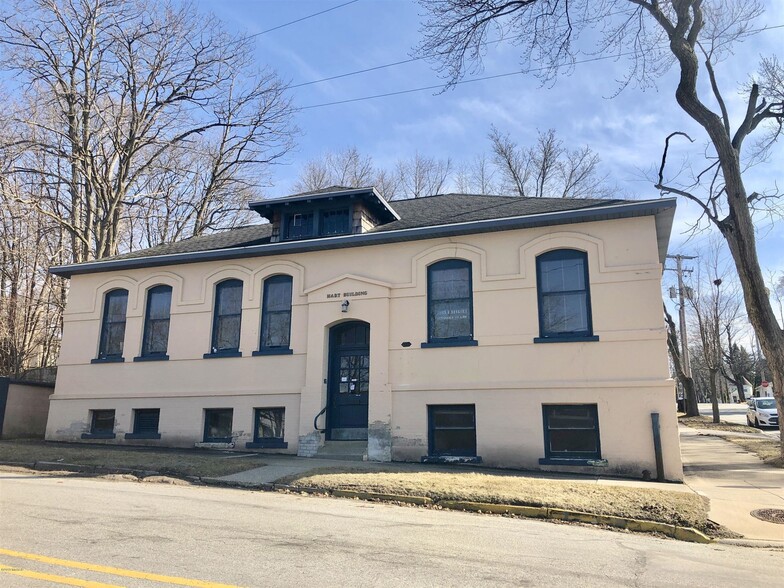 427 Water St, Manistee, MI for sale - Primary Photo - Image 1 of 14