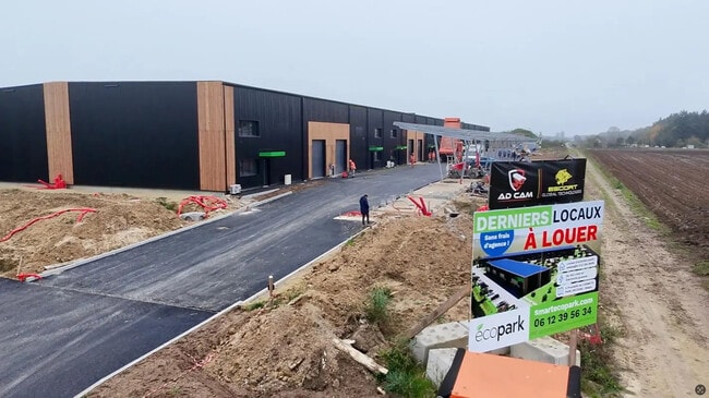 Location Local d'activités 290 m²