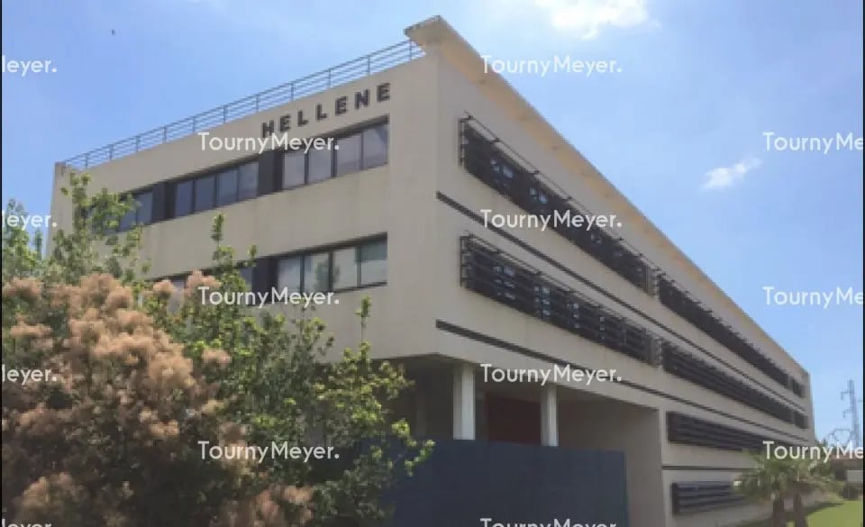 Location Bureaux 243 m² - Photo 1