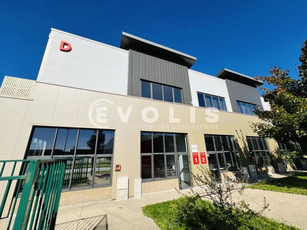 Location Local d'activités 391 m² - Photo 1
