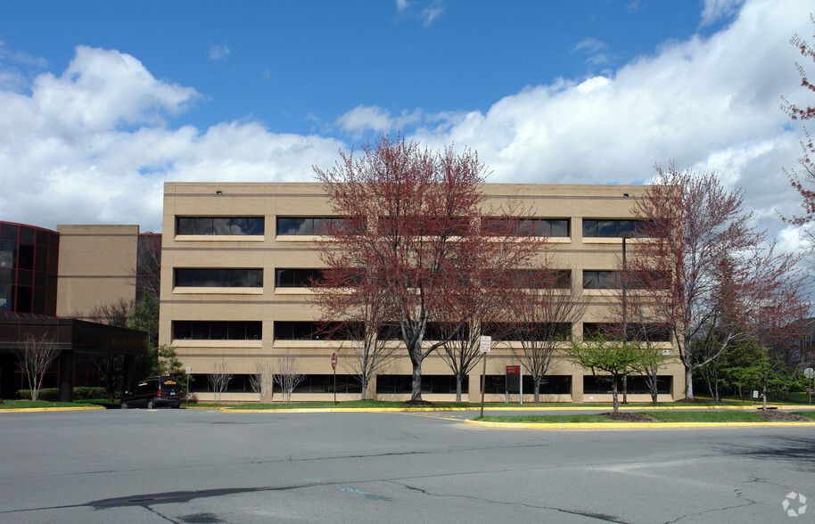 1800 Town Center Dr, Reston, VA for sale - Building Photo - Image 1 of 1