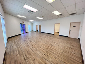 6737 Poss Rd, San Antonio, TX for rent Building Photo- Image 1 of 7