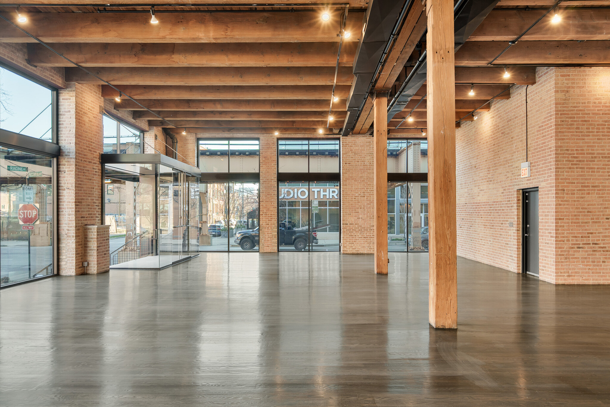 1200 W Lake St, Chicago, IL to rent Interior Photo- Image 1 of 11