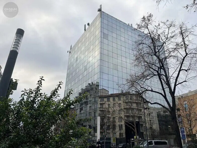Office in Villeurbanne to rent - Building Photo - Image 2 of 13