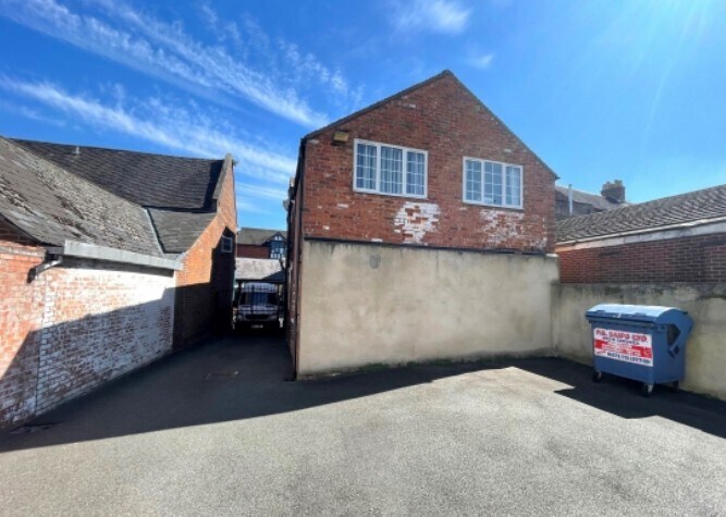 11 Cheshire St, Market Drayton to rent - Building Photo - Image 2 of 2