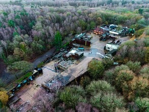 Vigo Ln, Yateley to rent Building Photo- Image 2 of 8