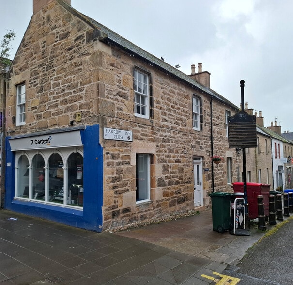 15-16 Harrow Inn Clos, Elgin for sale - Building Photo - Image 1 of 6