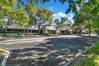 5410-5430 NW 33rd Ave, Fort Lauderdale, FL for rent Building Photo- Image 2 of 15